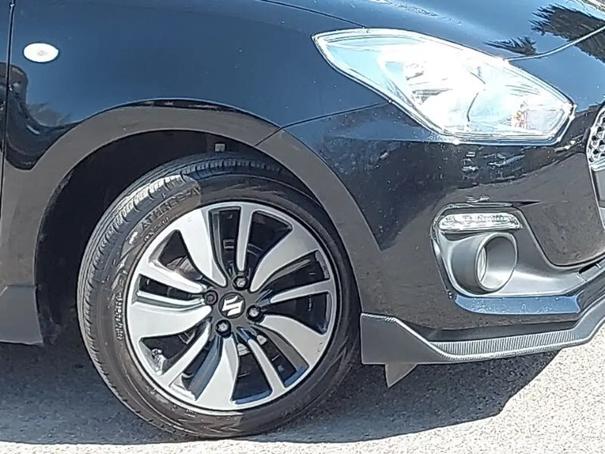 2020-suzuki-swift-12-dualjet-attitude-big-8