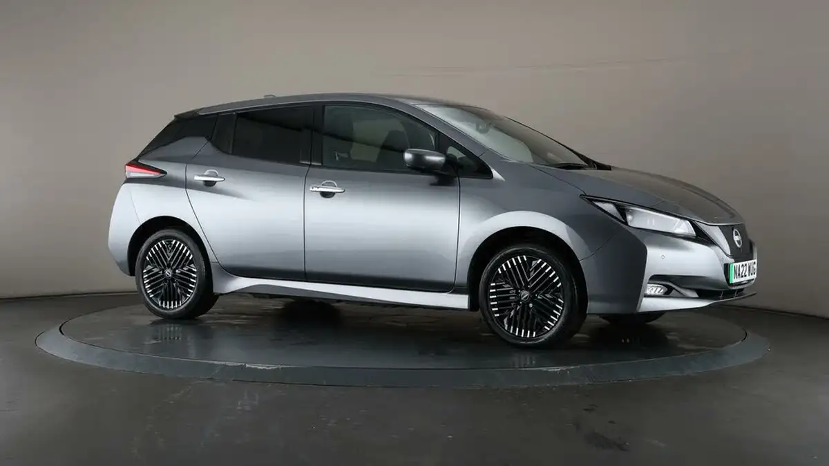 2022-nissan-leaf-e-e-tekna-59kwh-big-48