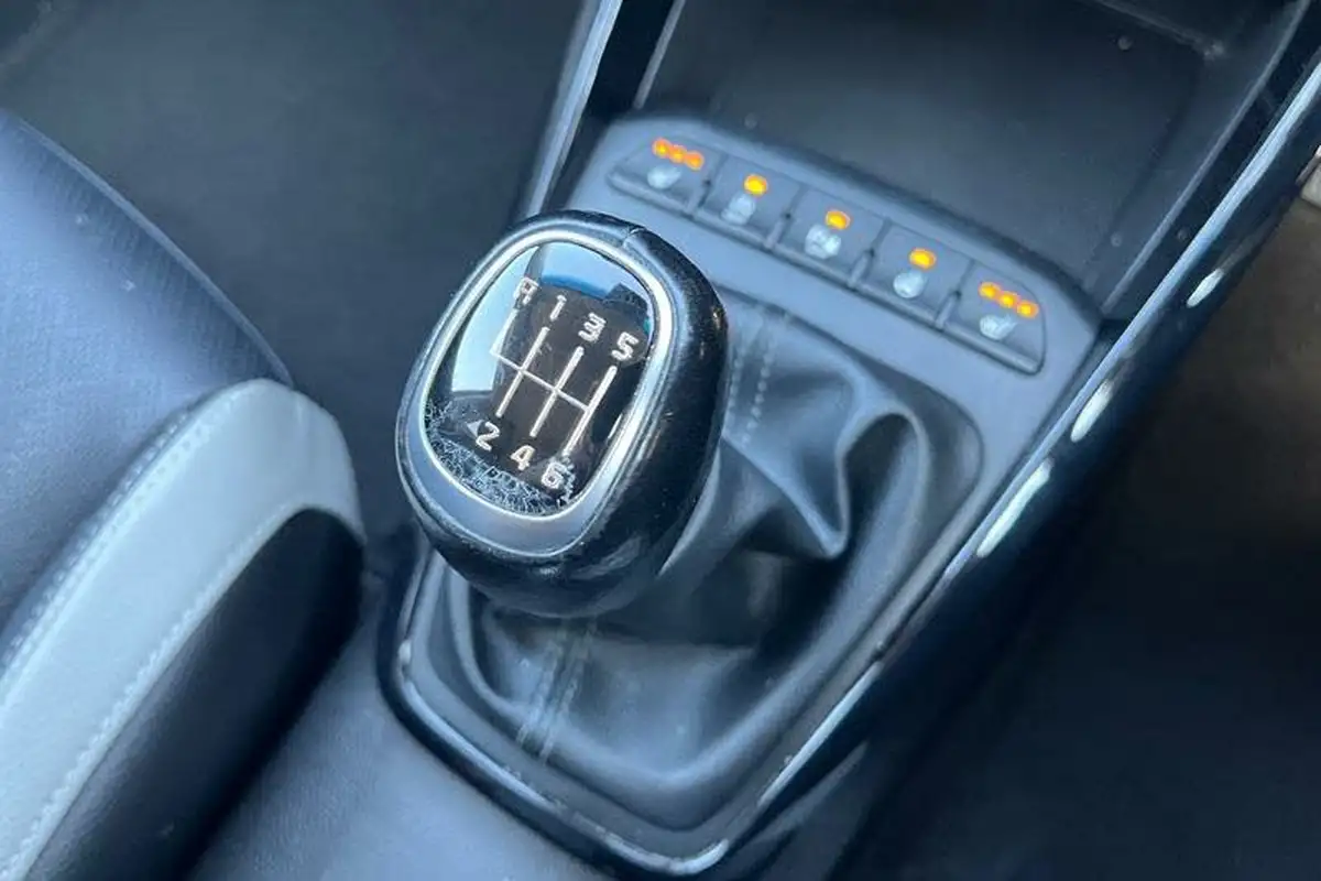 2019-kia-stonic-10-t-gdi-4-big-33