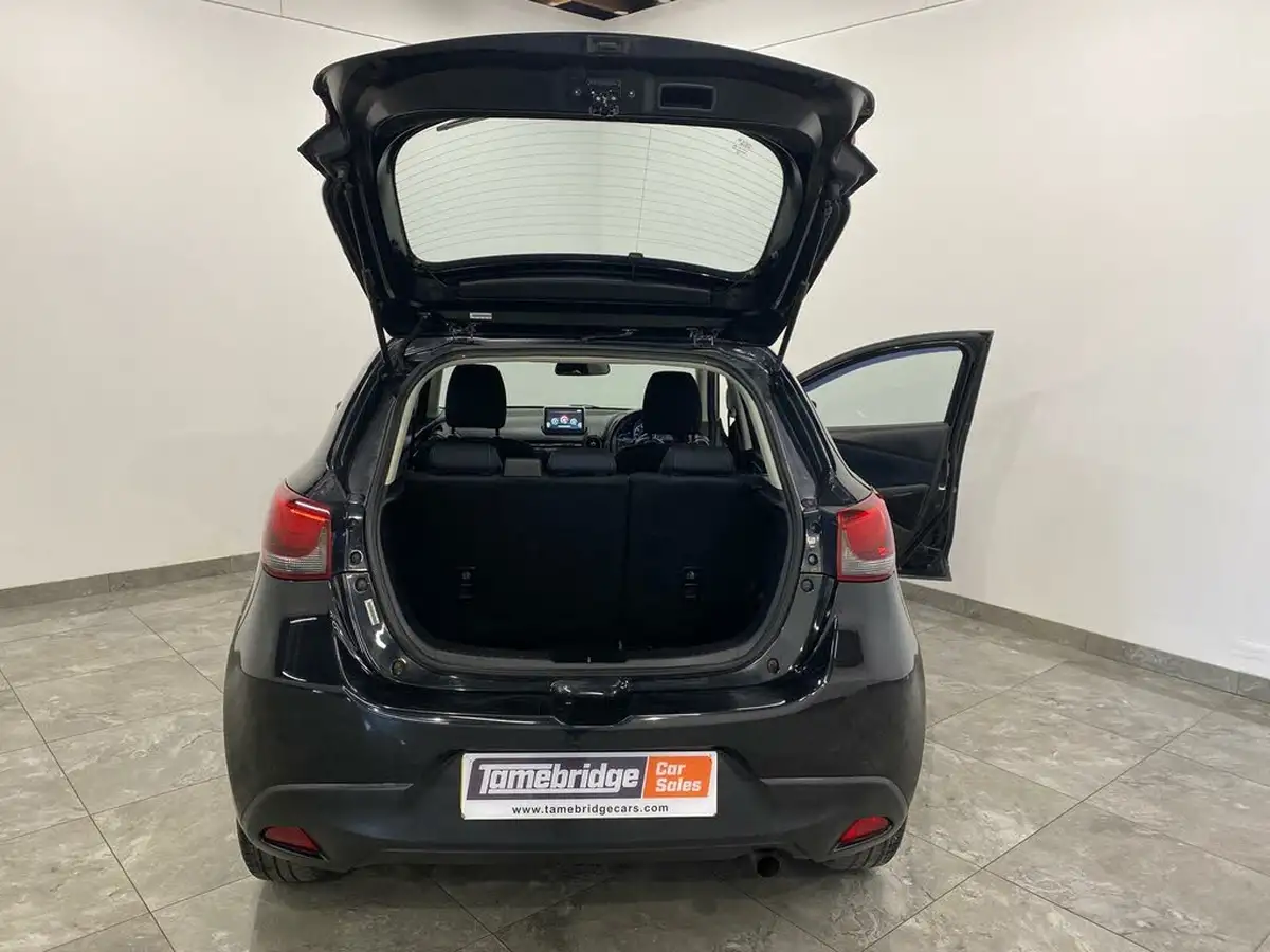 2015-mazda-mazda2-15-se-l-90ps-big-13