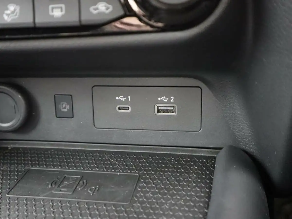 2024-nissan-juke-10-dig-t-n-connecta-dct-big-18