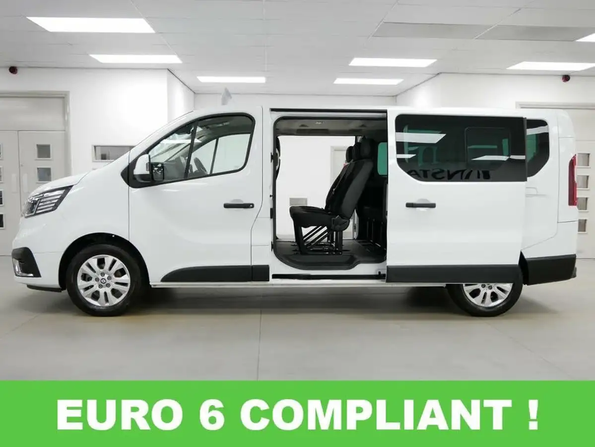 2023-renault-trafic-passenger-20-blue-dci-ll30-170-sport-big-22