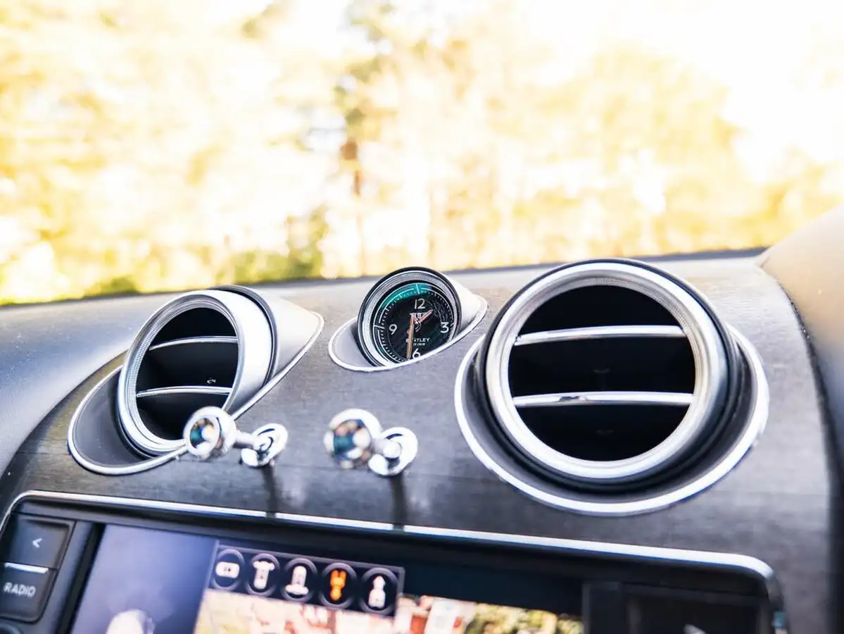 2017-bentley-bentayga-60-w12-big-29