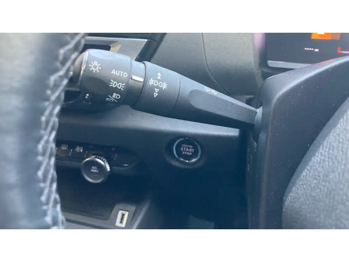 2022-citroen-c4-12-puretech-shine-130ps-big-33