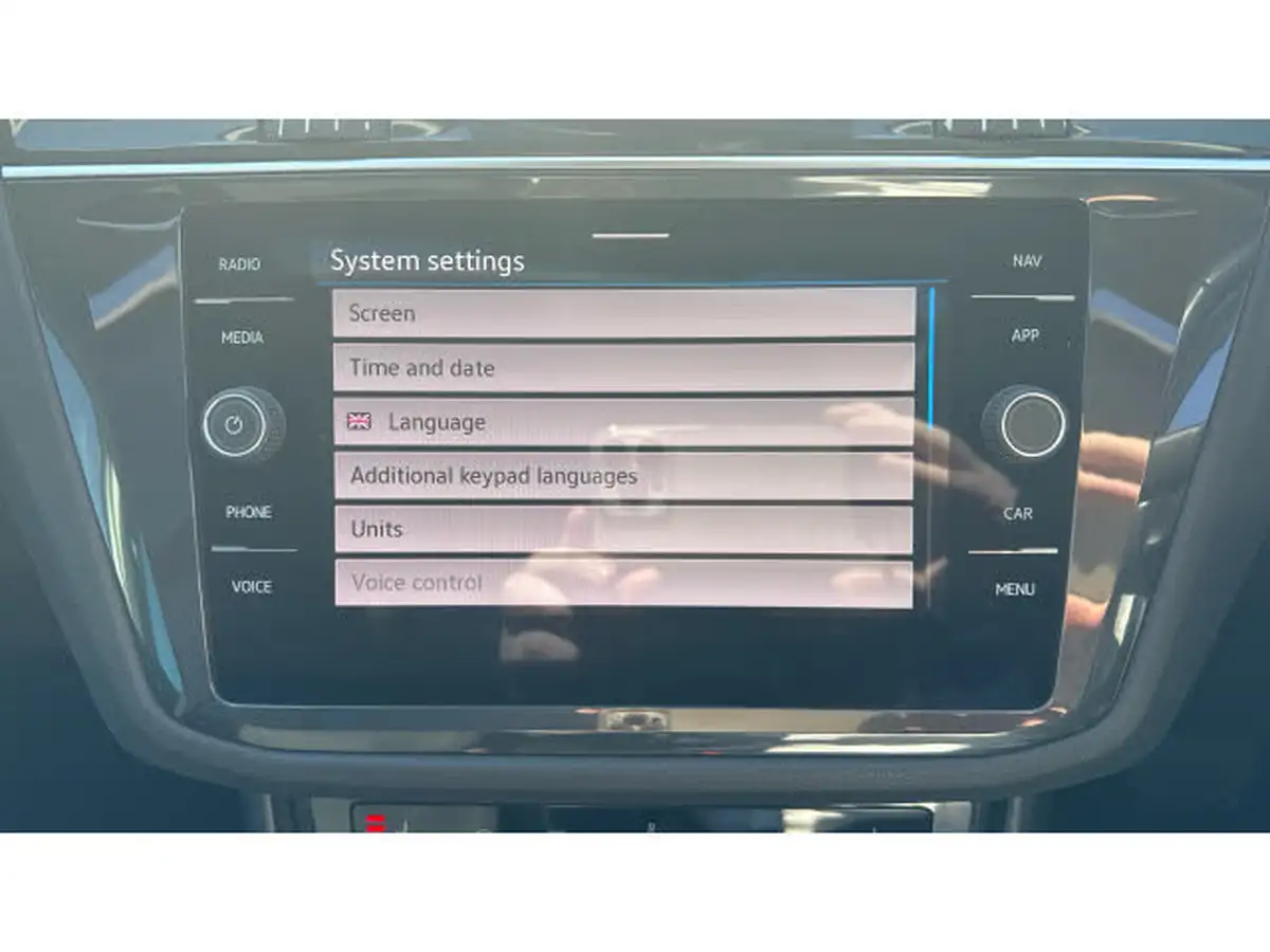 2022-volkswagen-tiguan-15-tsi-elegance-big-32