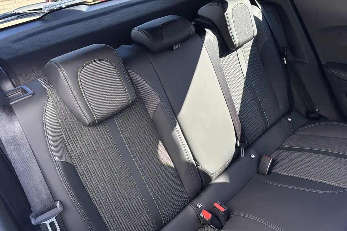 2021-peugeot-2008-suv-e-gt-big-10
