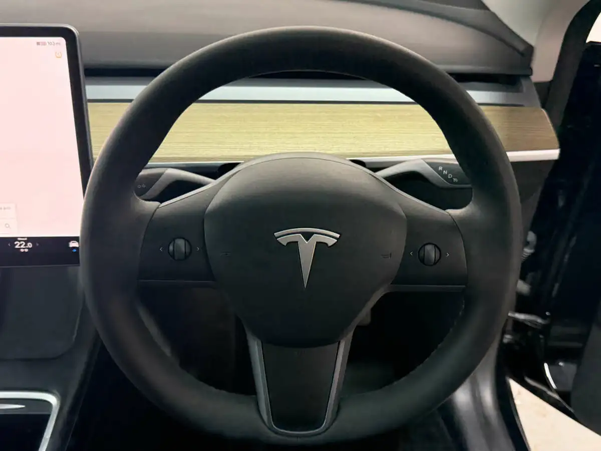 2023-tesla-model-y-e-rwd-big-9