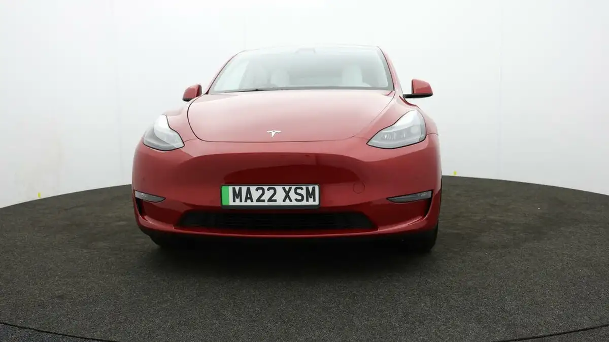 2022-tesla-model-y-e-long-range-big-50