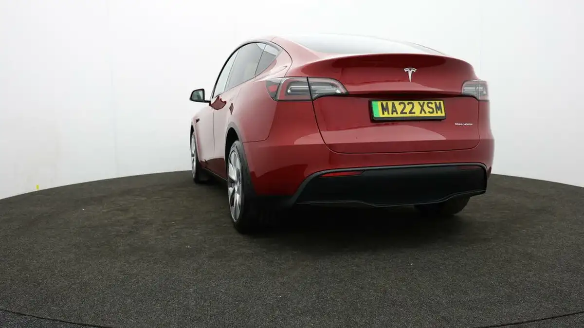 2022-tesla-model-y-e-long-range-big-26