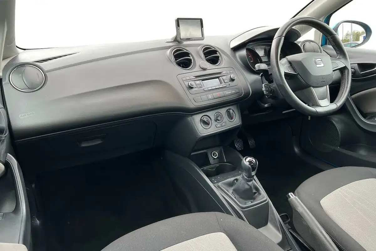 2015-seat-ibiza-14-toca-hatchback-5d-big-1