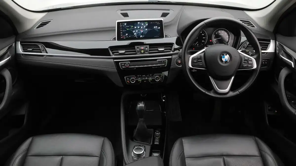 2020-bmw-x1-15-xdrive-25e-phev-xline-big-13