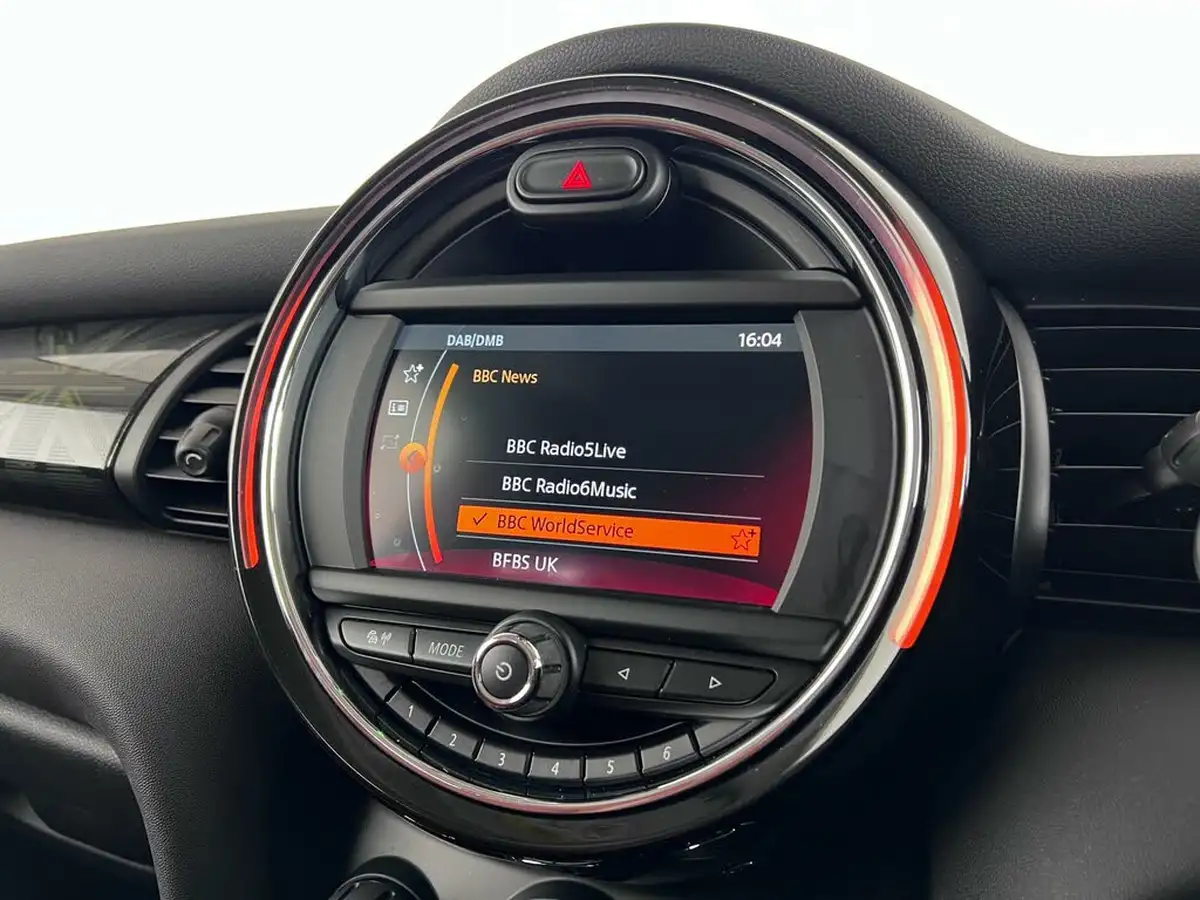 2019-mini-cooper-15-cooper-exclusive-134bhp-hatchback-3d-big-26