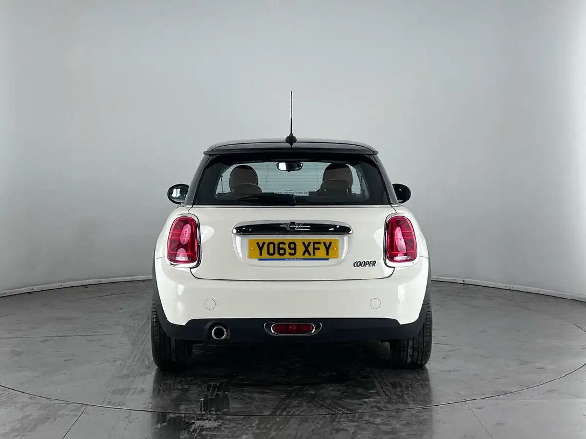 2019-mini-cooper-15-cooper-exclusive-134bhp-hatchback-3d-big-6