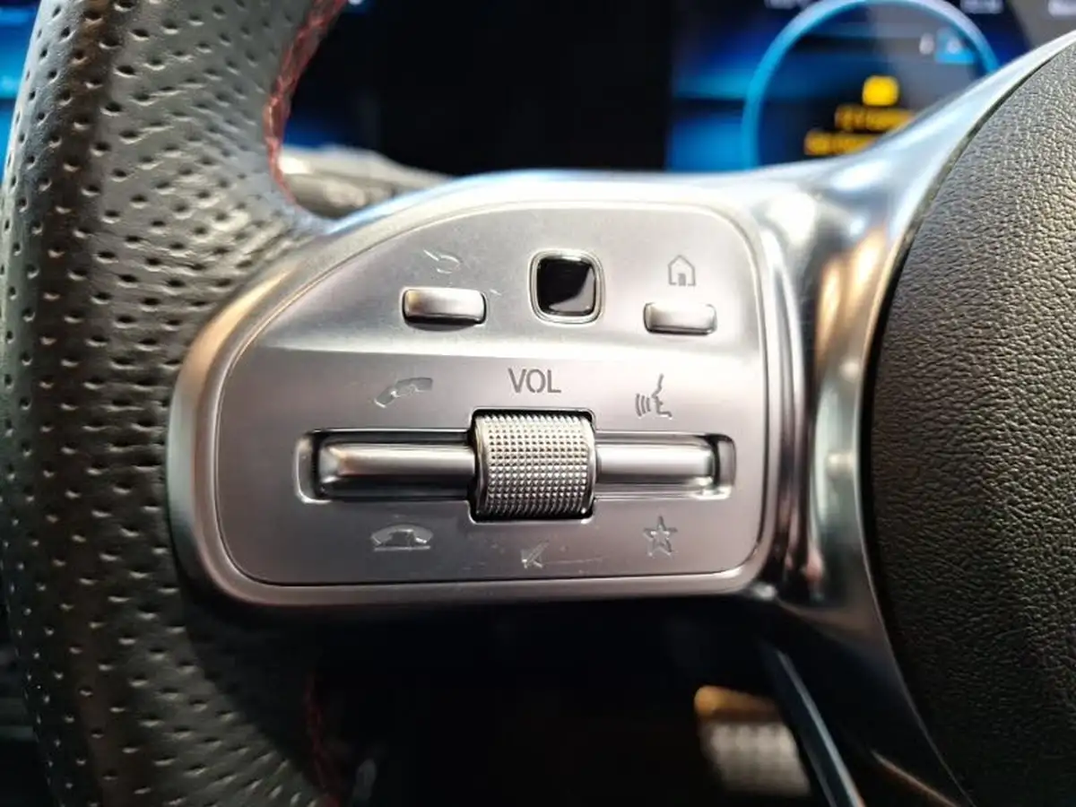 2019-mercedes-benz-a-class-13-a180-amg-line-executive-hatchback-5d-7g-dct-big-14