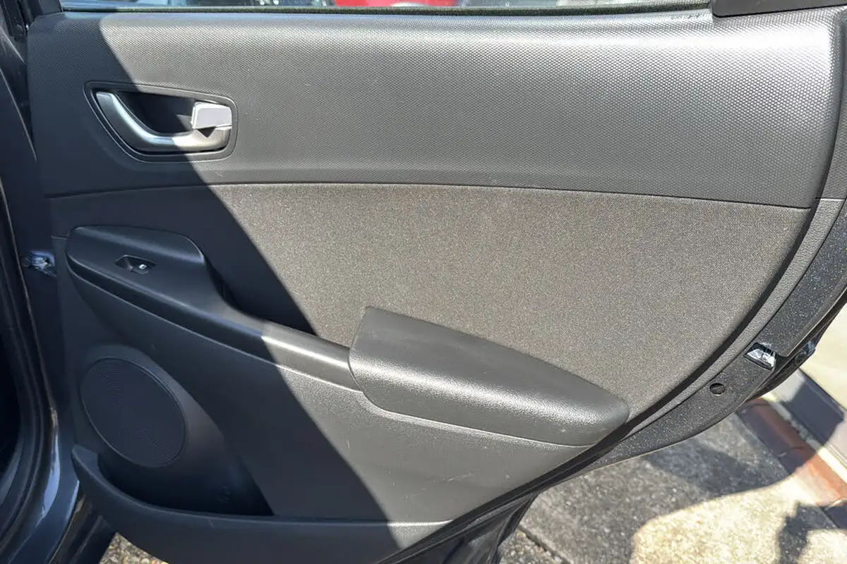 2021-hyundai-kona-16-gdi-se-connect-big-27