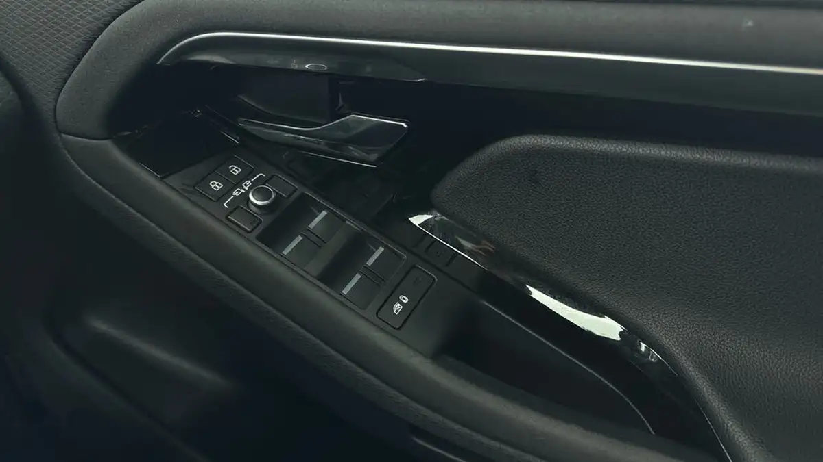 2022-land-rover-range-rover-evoque-20-d165-r-dynamic-s-big-21