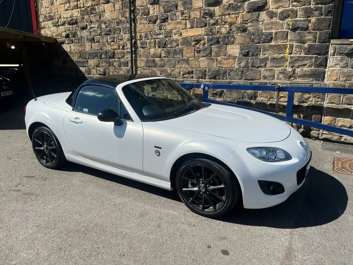 2011-mazda-mx-5-20-roadster-sport-black-big-14