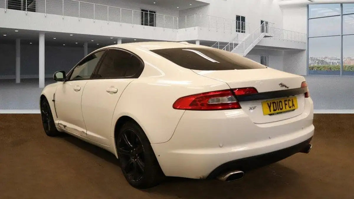 2010-jaguar-xf-30td-luxury-big-2