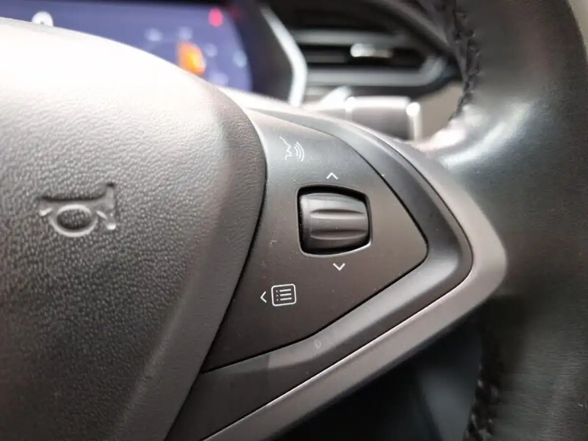 2019-tesla-model-s-e-long-range-big-18