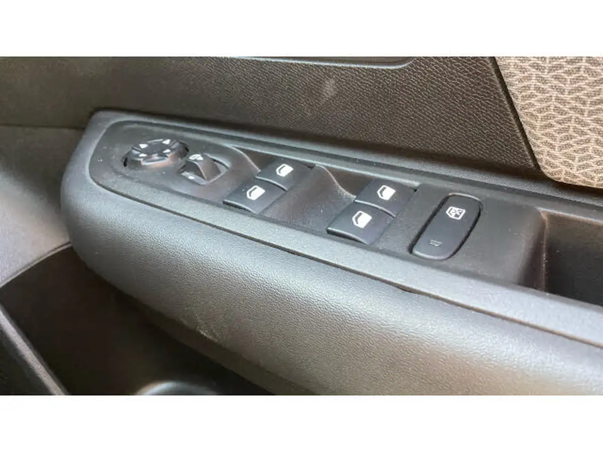 2023-citroen-c4-12-puretech-c-series-edition-big-34