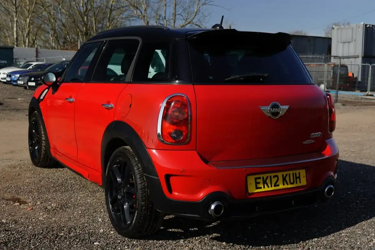 2012-mini-countryman-16-cooper-s-190bhp-all4-big-11