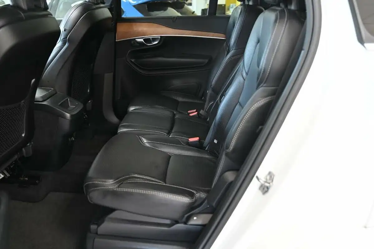 2018-volvo-xc90-20td-d5-inscription-pro-4x4-big-16