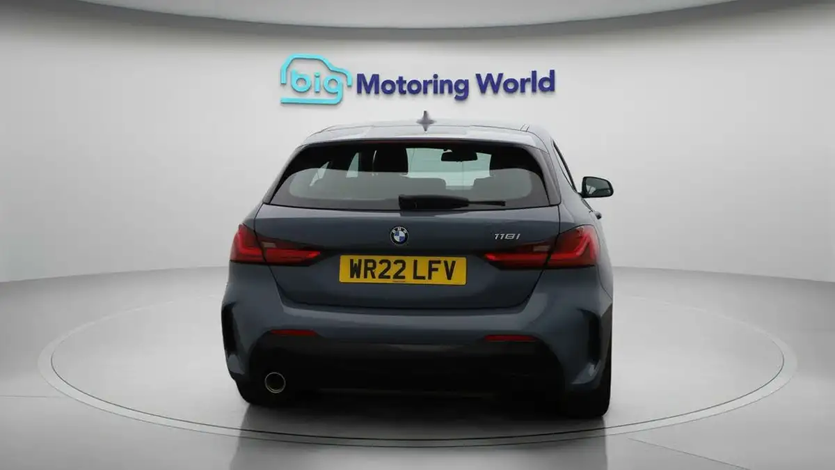 2022-bmw-1-series-15-118i-m-sport-lcp-big-6