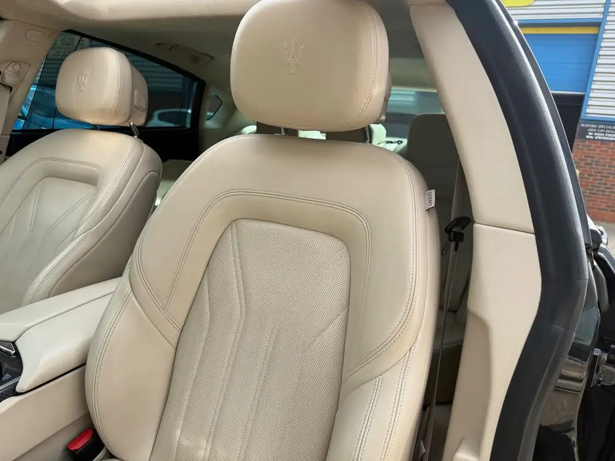2015-maserati-quattroporte-38-gts-big-78