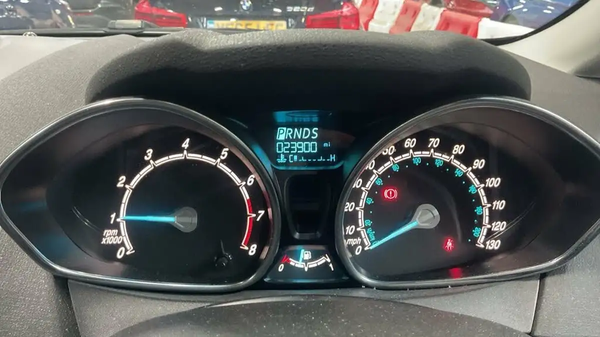 2016-ford-fiesta-10t-zetec-100ps-ecoboost-5d-powershift-big-11