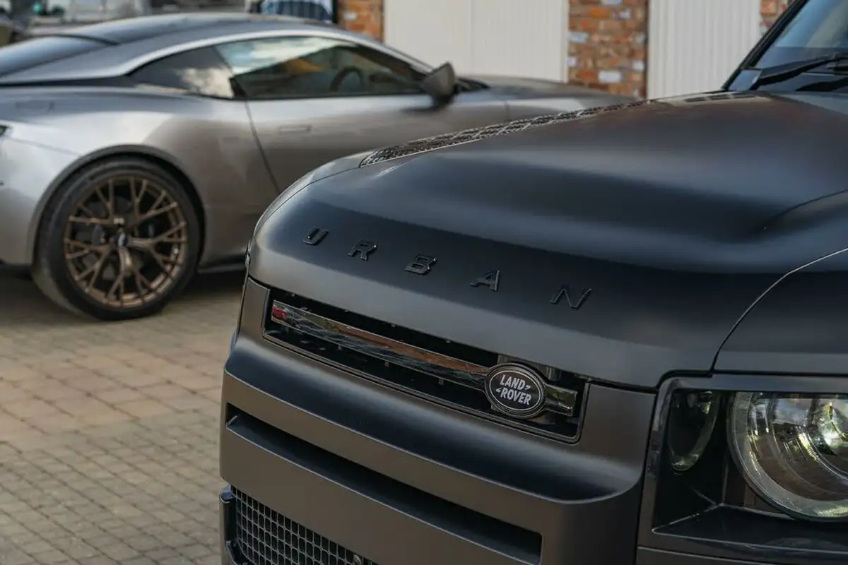 2023-land-rover-90-defender-big-7