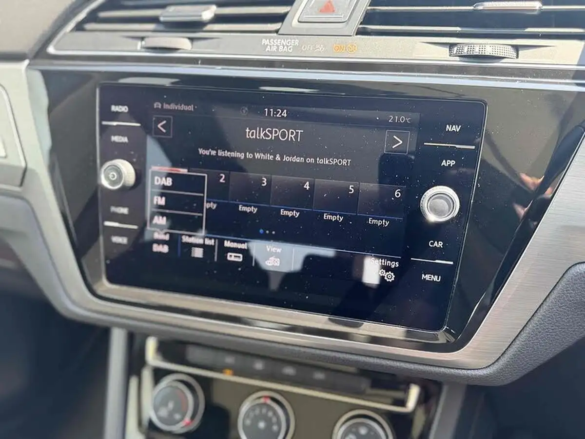 2018-volkswagen-touran-20tdi-se-family-dsg-big-25
