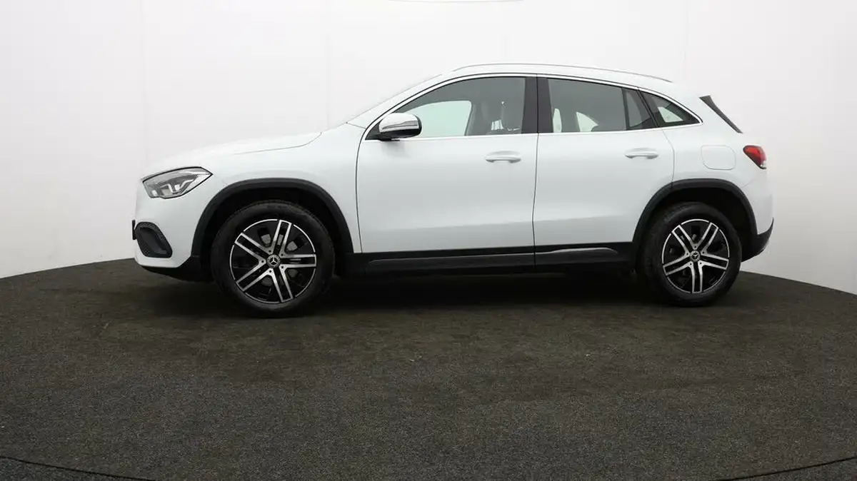 2021-mercedes-benz-gla-class-13-gla-200-sport-big-66