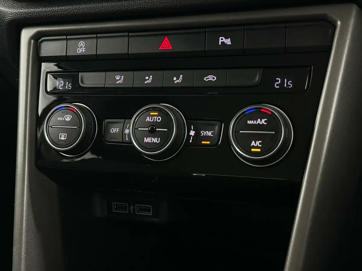 2020-volkswagen-t-roc-15-tsi-se-dsg-big-19