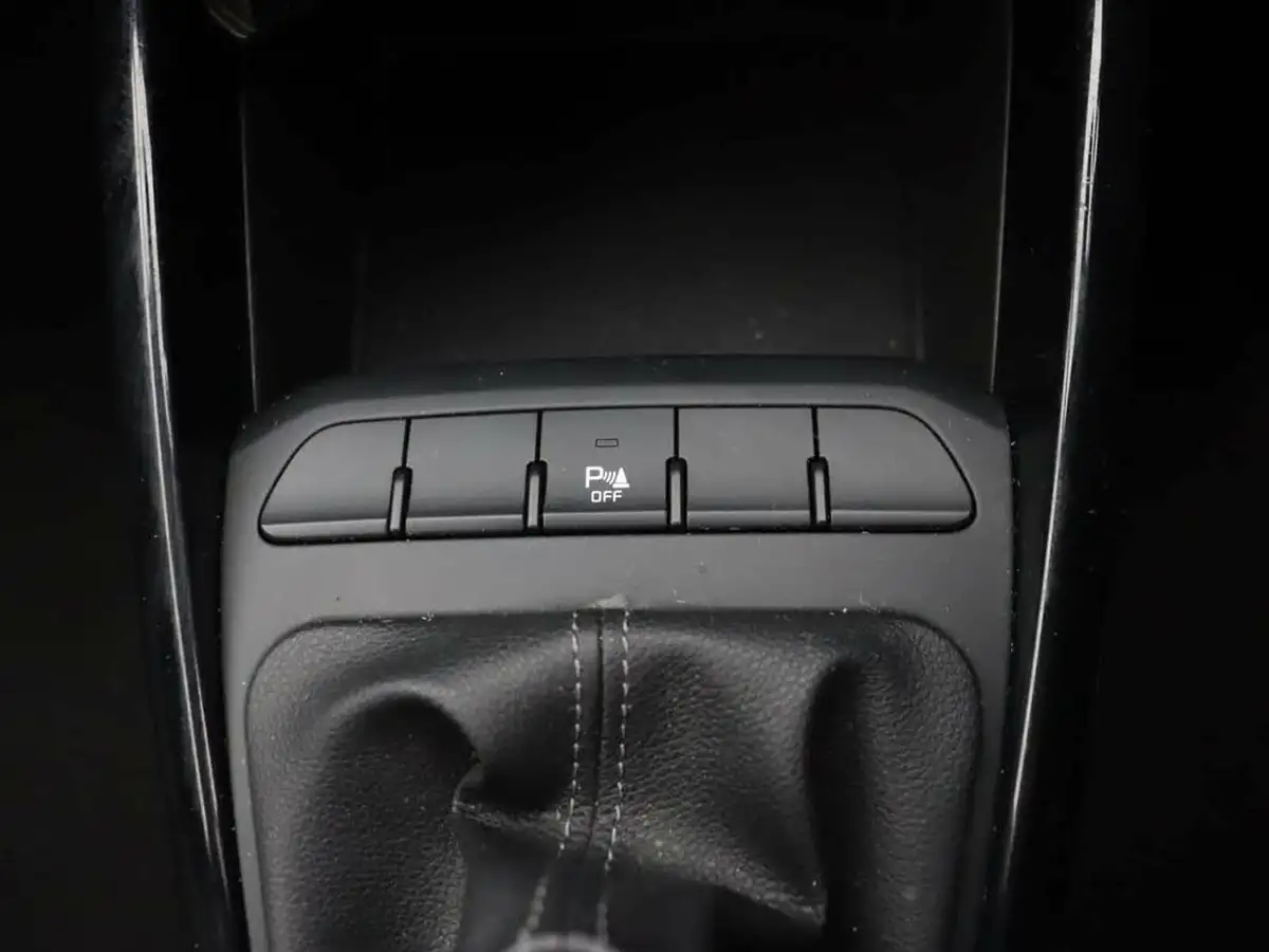 2022-kia-rio-10-t-gdi-2-big-31