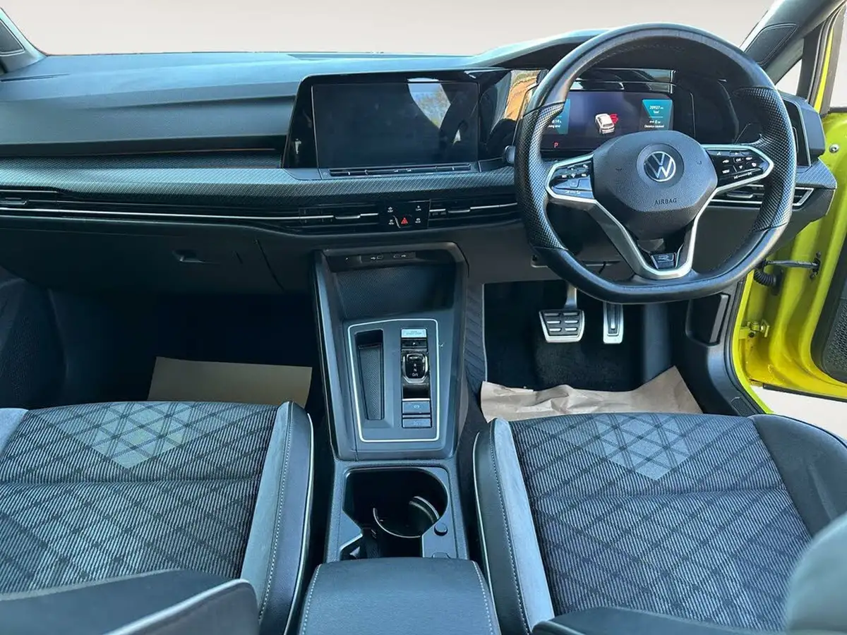 2022-volkswagen-golf-15-etsi-r-line-150ps-hatchback-big-3
