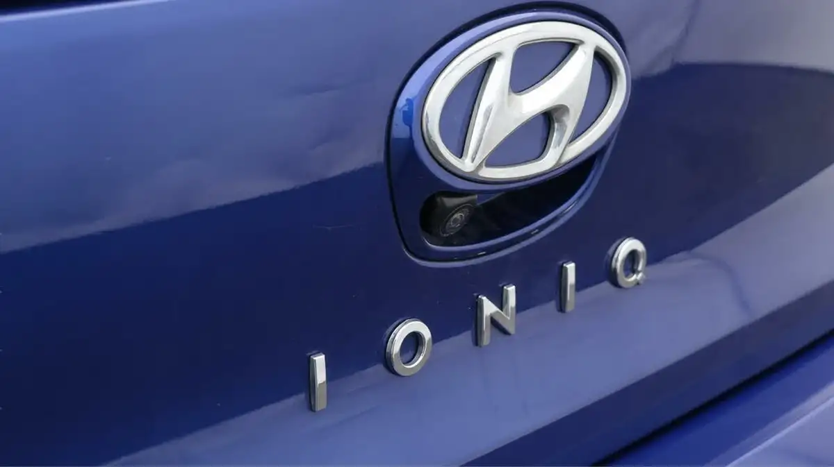 2020-hyundai-ioniq-e-premium-se-electric-100kw-big-20