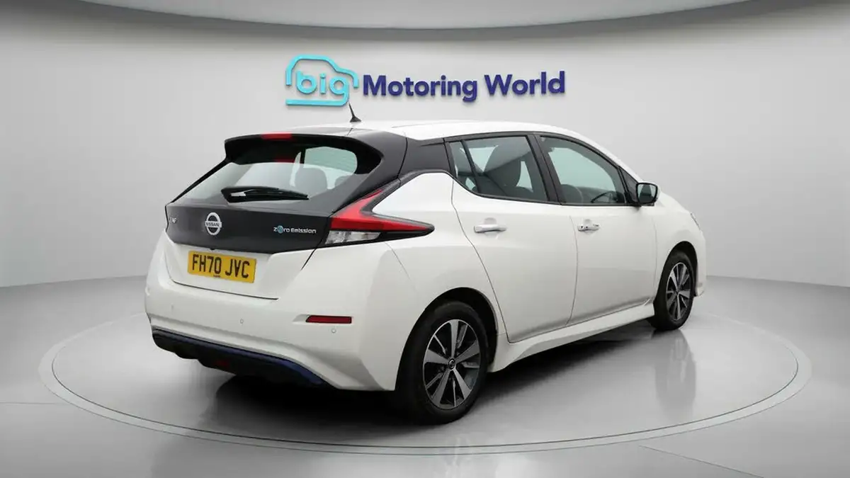 2021-nissan-leaf-e-acenta-big-7