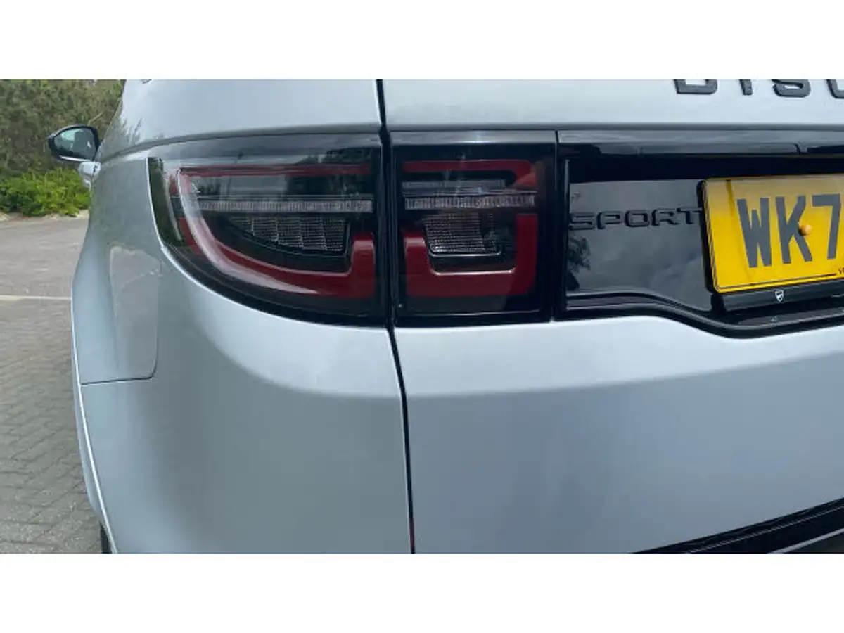 2020-land-rover-discovery-sport-20-d200-r-dynamic-se-big-18