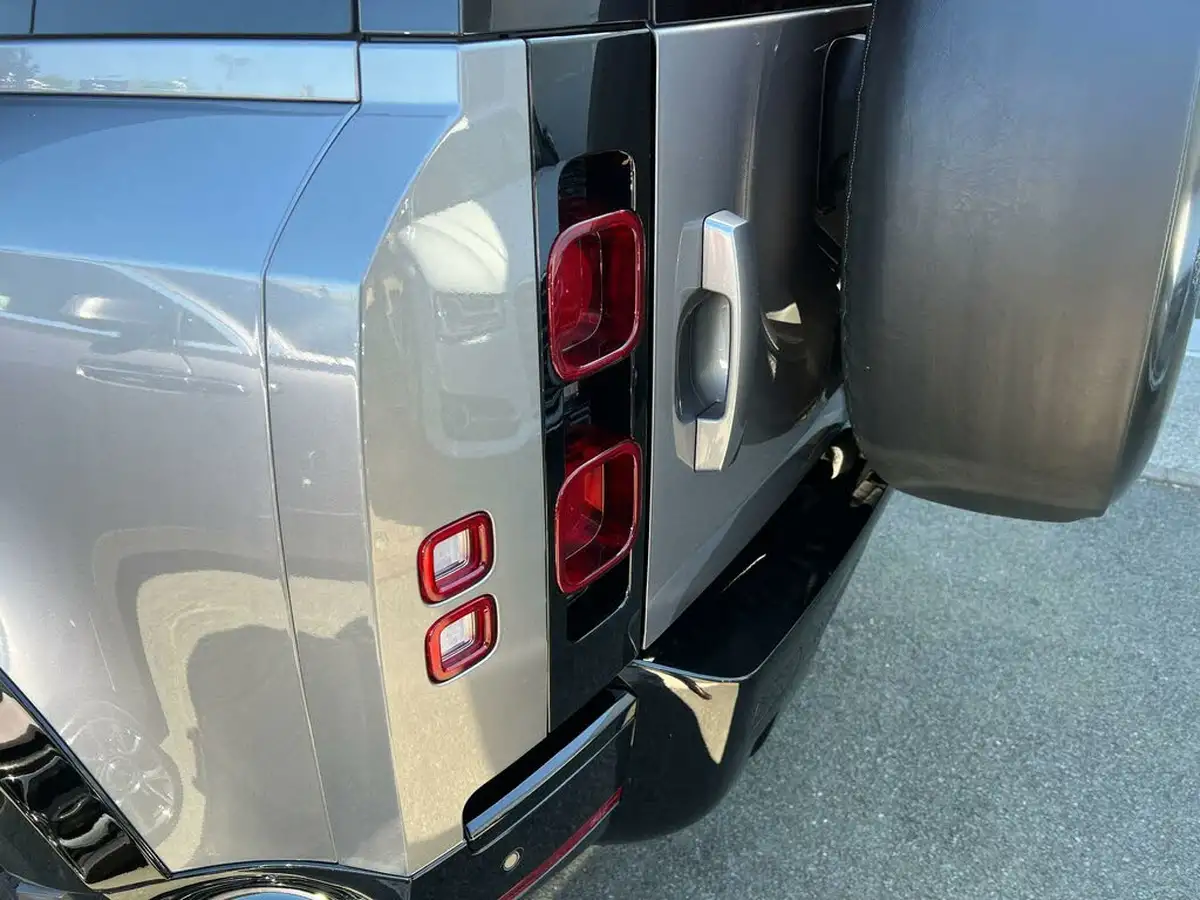 2021-land-rover-90-defender-30-d250-se-big-69