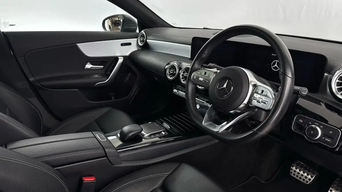 2022-mercedes-benz-cla-13-cla-180-amg-line-premium-plus-coupe-4d-big-9