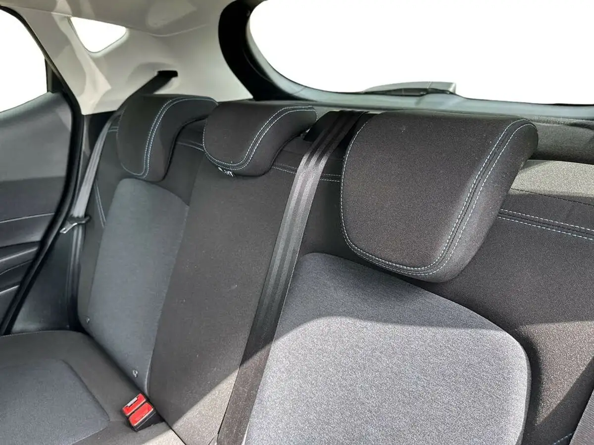 2023-ford-fiesta-10t-active-125ps-hybrid-mhev-big-13