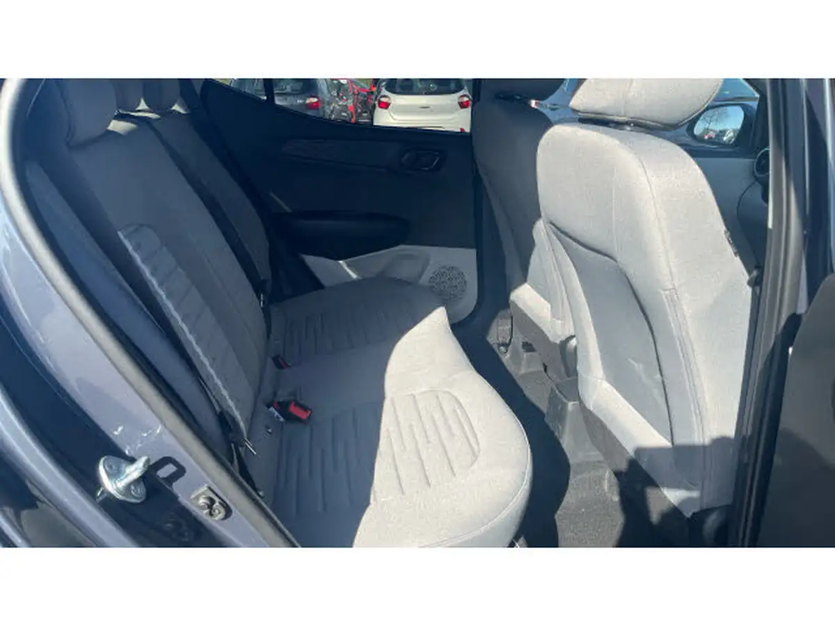 2025-hyundai-i10-12-premium-79ps-auto-big-15