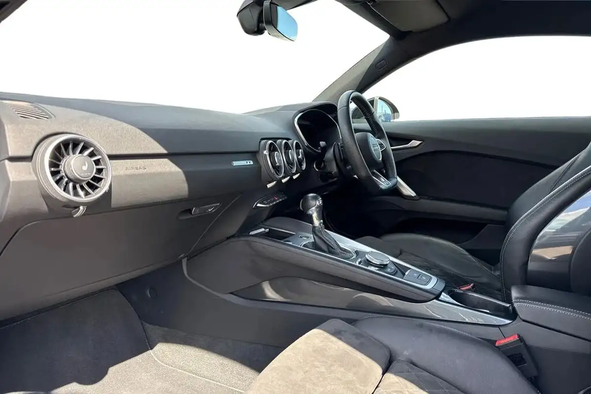 2022-audi-tt-coupe-20-40-tfsi-black-edition-big-13