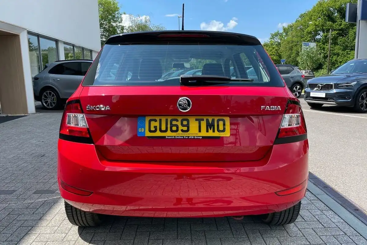 2019-skoda-fabia-10-tsi-colour-edition-big-4