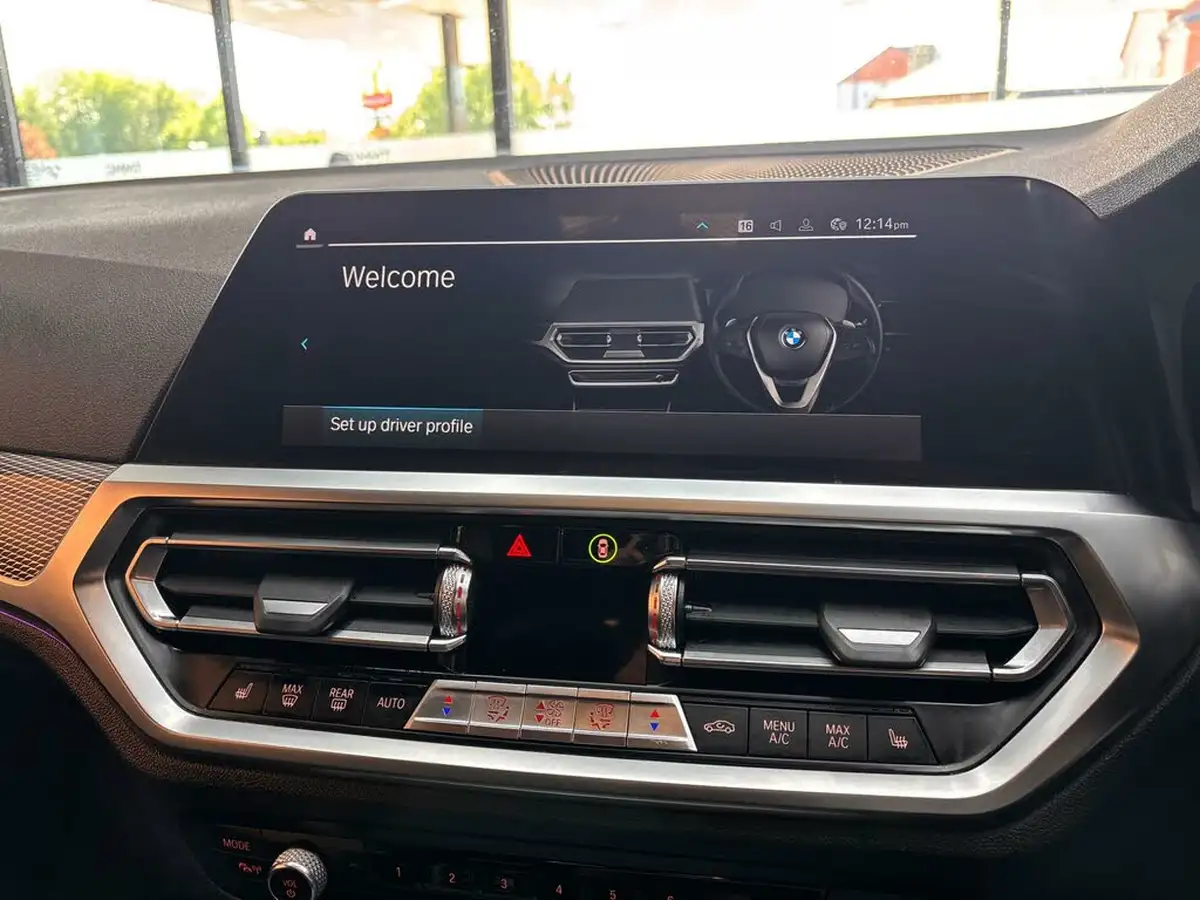 2020-bmw-3-series-20-330e-m-sport-saloon-4d-big-39