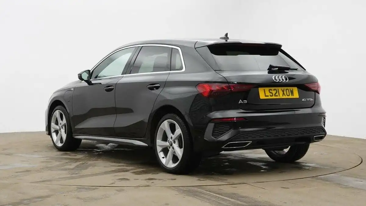 2021-audi-a3-14-40-tfsi-e-s-line-big-2