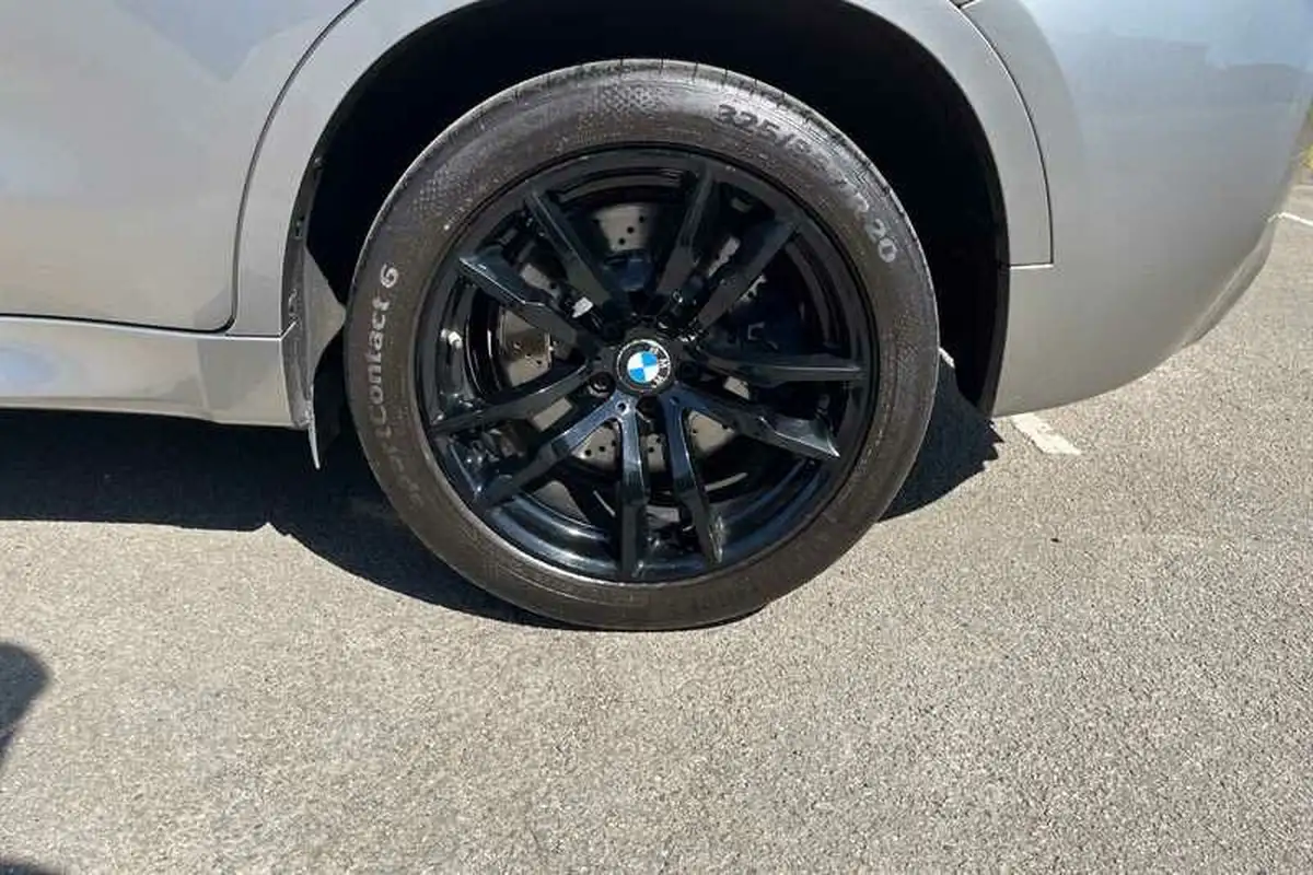 2017-bmw-x6-44-xdrive-m-big-10