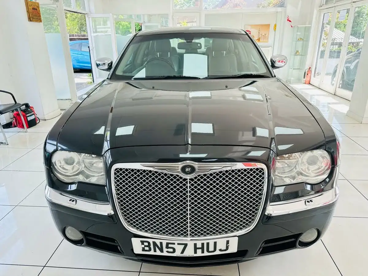 2007-chrysler-300c-30td-saloon-4d-big-18