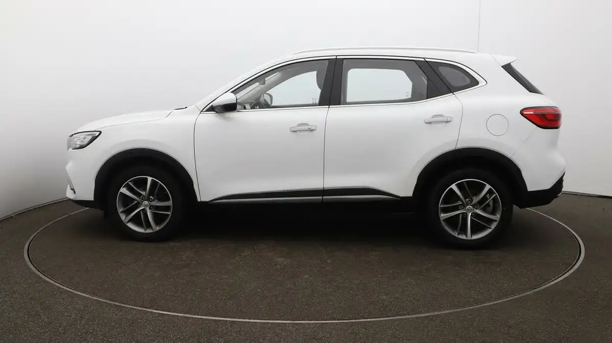 2022-mg-hs-15t-gdi-excite-162ps-big-61