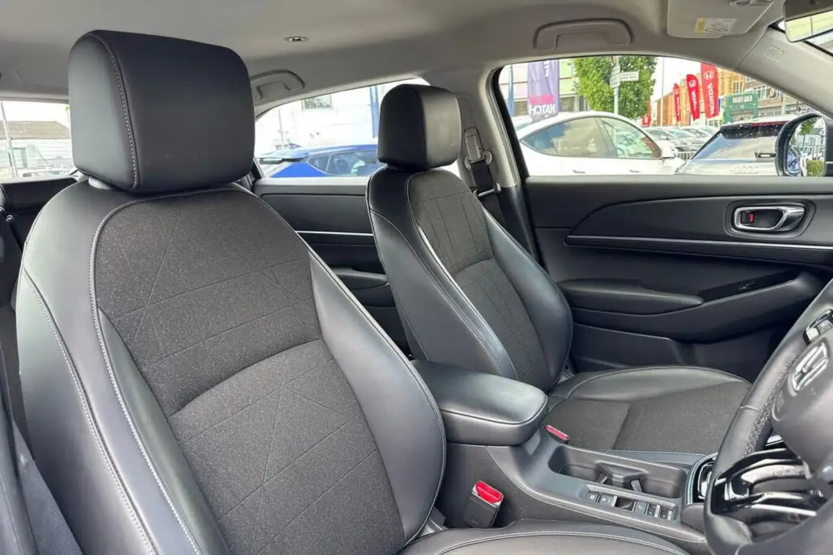 2022-honda-hr-v-15-i-mmd-advance-big-23